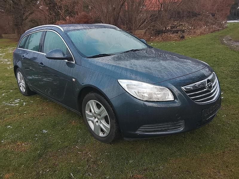 Gebraucht Opel Insignia 140 PS (102 kW) 2010 Grau Kombi