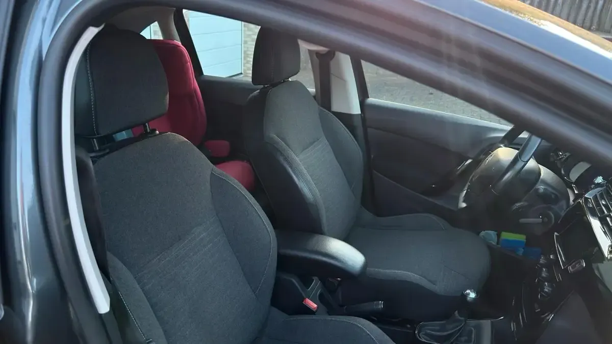Gebraucht Citroën C3 82 PS (60 kW) 2016 Grau Kleinwagen