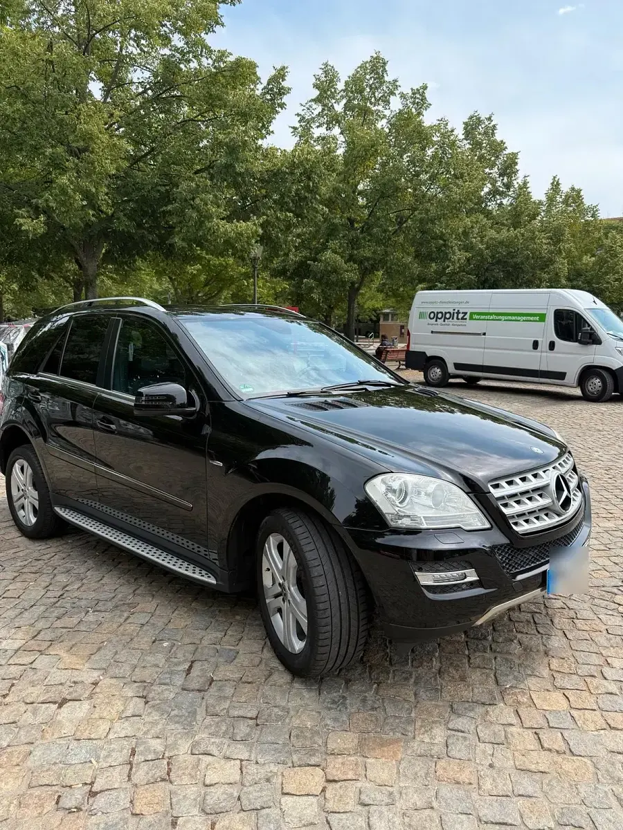 Gebraucht Mercedes ML300 204 PS (150 kW) 2010 Schwarz SUV