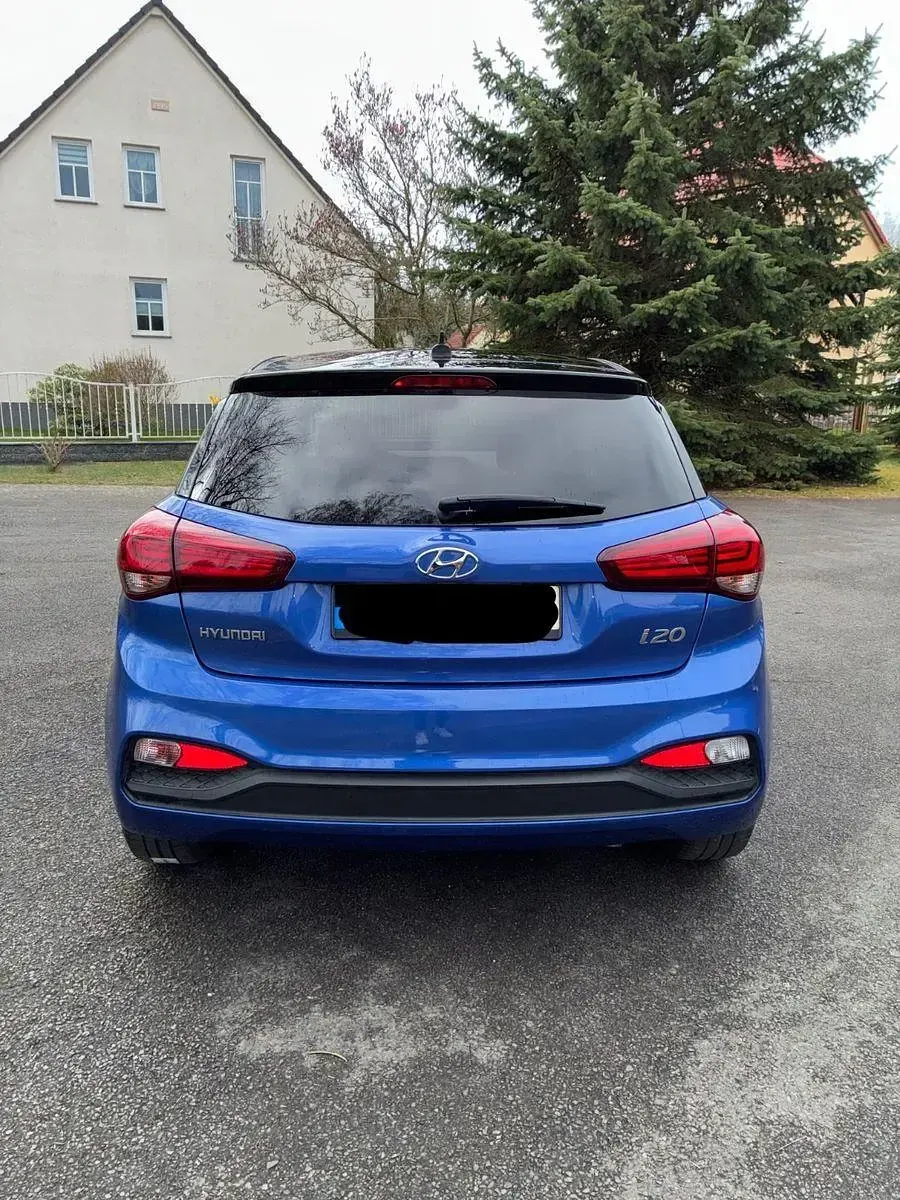 Gebraucht Hyundai i20 Select 101 PS (74 kW) 2020 Blau Kleinwagen