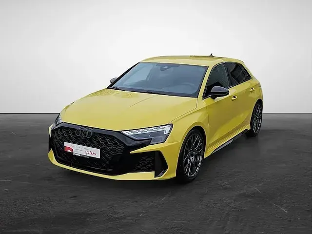 Gebraucht Audi RS3 Sportback Ambiente 400 PS (294 kW) 2025 Pythongelb metallic Kleinwagen