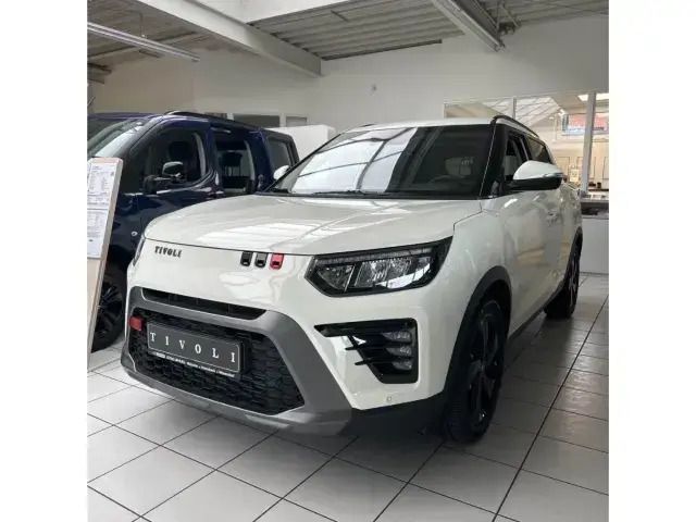 Weiss Neu 2024 Ssangyong (KGM) Tivoli SUV | 21.900 € - Bild 1/4