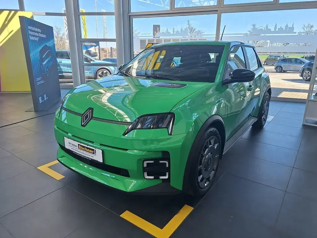Usata Renault 5 E-Tech Evolution 89 kW (122 CV) 2025 Verde Berlina