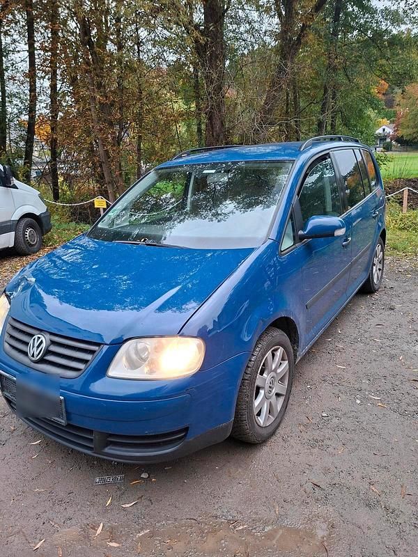 Weiß Gebraucht 2004 VW Touran Van / Kleinbus | 700 € (Superpreis) - Bild 1/4