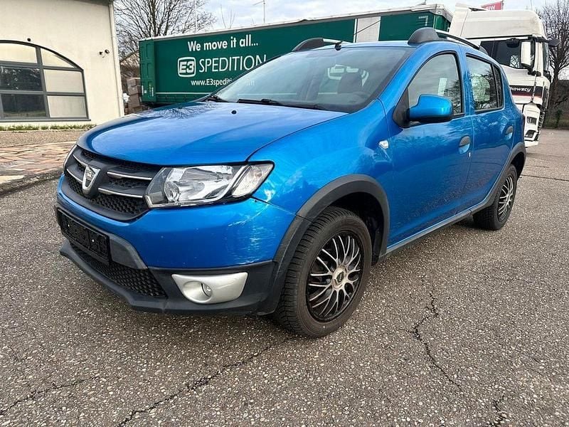 Blau Gebraucht 2016 Dacia Sandero Stepway Limousine | 5.490 € (Guter Preis) - Bild 1/4