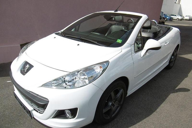 Weiß Gebraucht 2014 Peugeot 207 CC Allure Cabrio | 5.990 € (Etwas zu teuer) - Bild 1/4