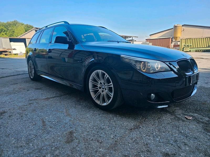 Schwarz Gebraucht 2008 BMW 520 M Sport Kombi | 6.600 € - Bild 1/4