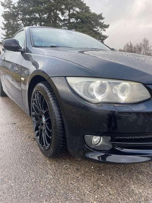 Gebraucht BMW 320 M Sport 170 PS (125 kW) 2011 Schwarz Coupé