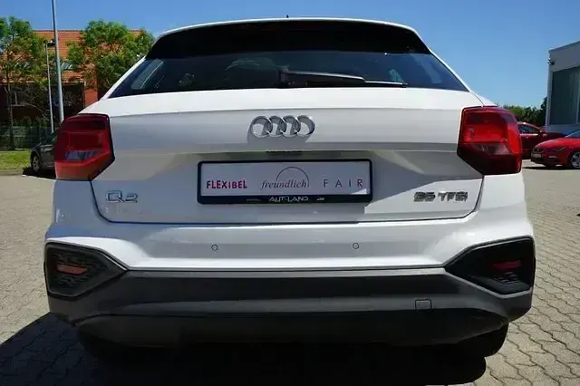 Gebraucht Audi Q2 Sport 150 PS (110 kW) 2021 Weiß SUV