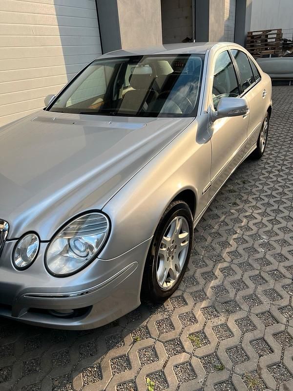 Grau Gebraucht 2006 Mercedes 280 Limousine | 13.000 € - Bild 1/4