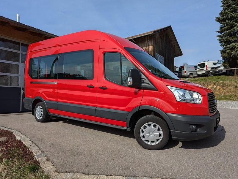 Gebraucht Ford Transit 105 PS (77 kW) 2018 Rot Van