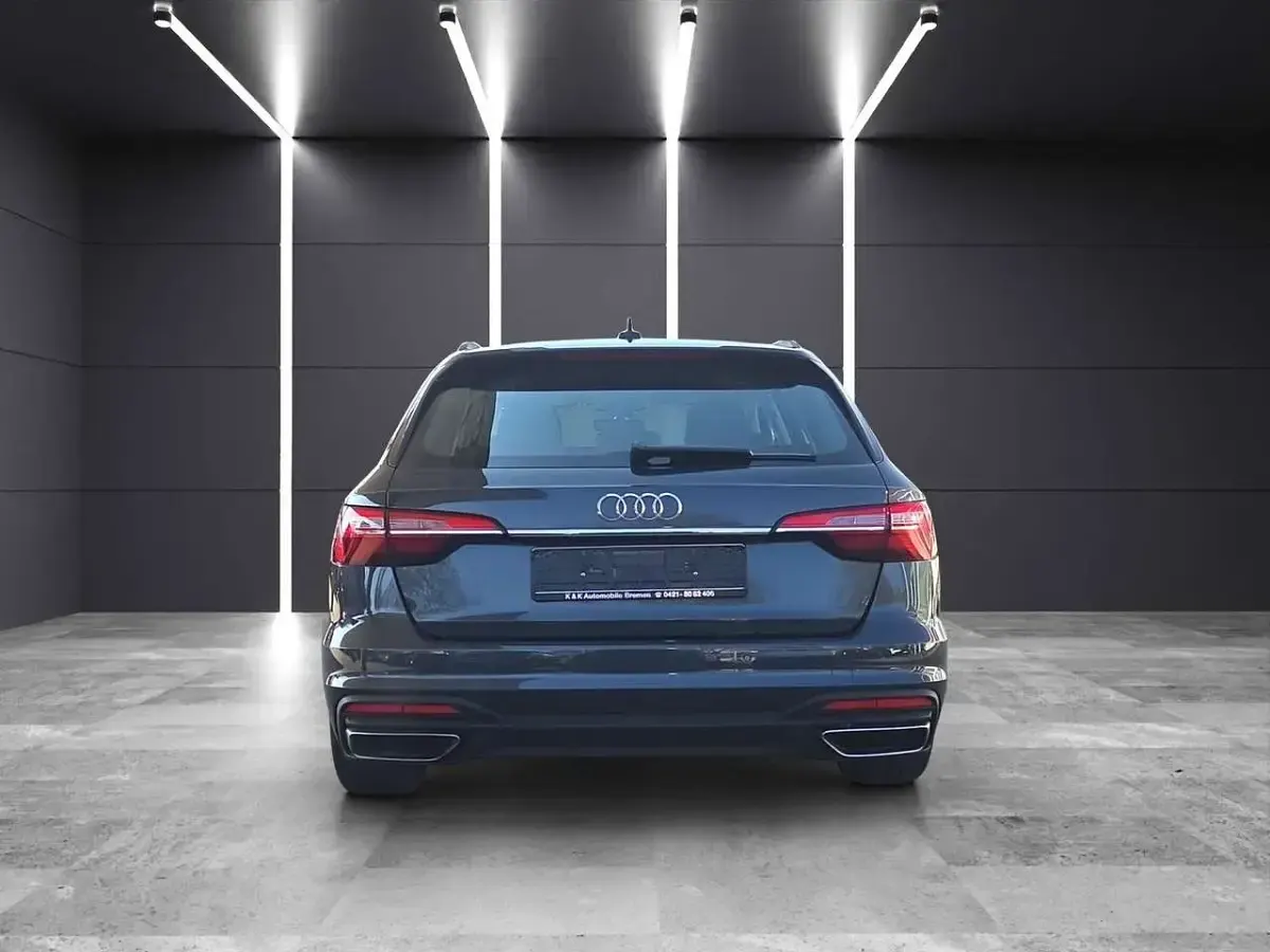 Używany Audi A4 204 KM (150 kW) 2024 Szary Kombi