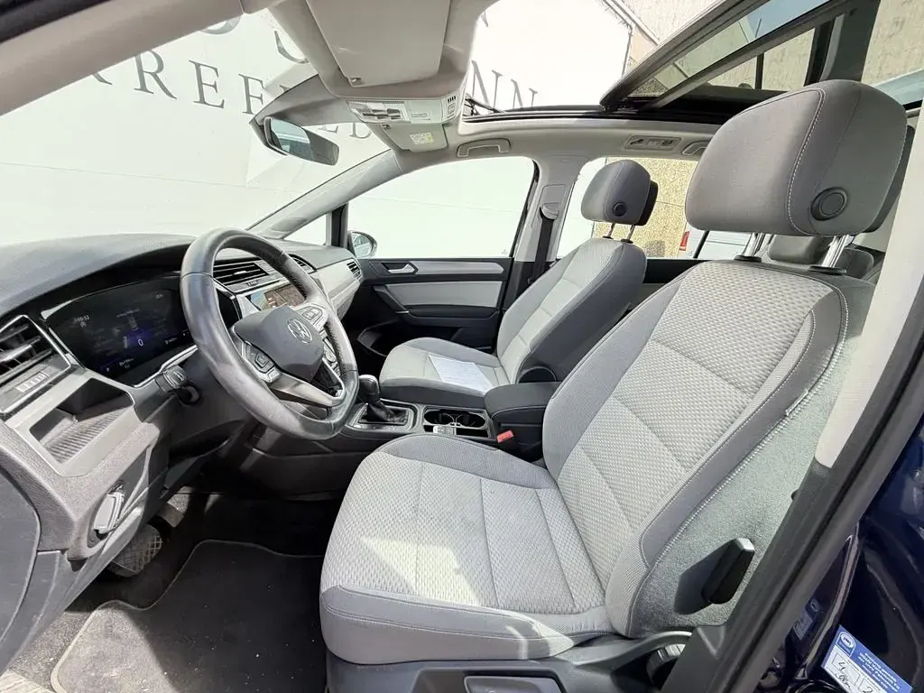 Gebraucht VW Touran Comfortline 150 PS (110 kW) 2022 Atlantik blue metallic Van / Kleinbus