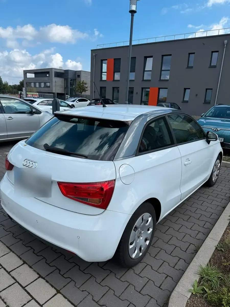 Gebraucht Audi A1 93 PS (68 kW) 2012 Weiß Kleinwagen