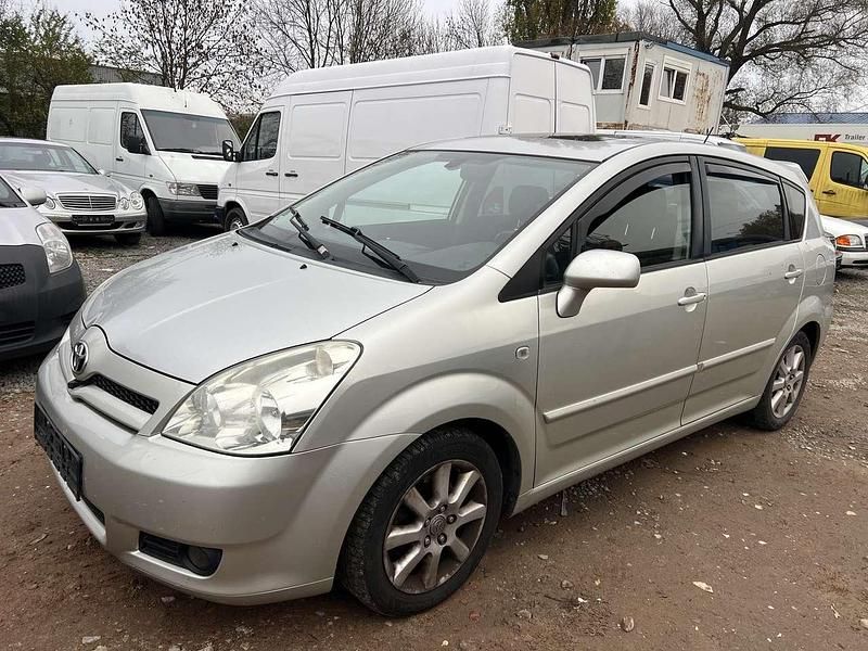 Silver metallic Gebraucht 2006 Toyota Corolla Verso Executive Van / Kleinbus | 3.000 € (Guter Preis) - Bild 1/4