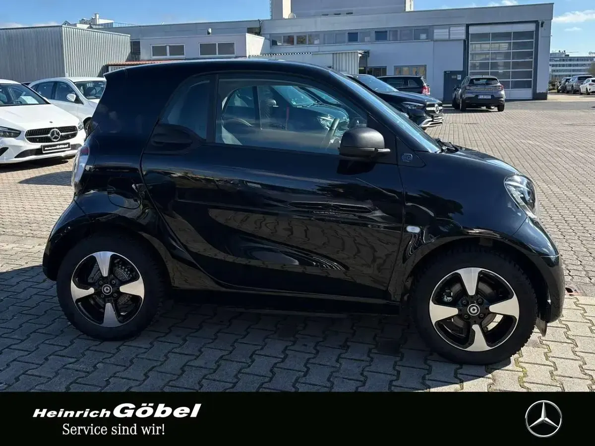 Gebraucht Smart ForTwo Electric Drive Exclusive 60 kW (82 PS) 2024 Bodypanels in black Coupé