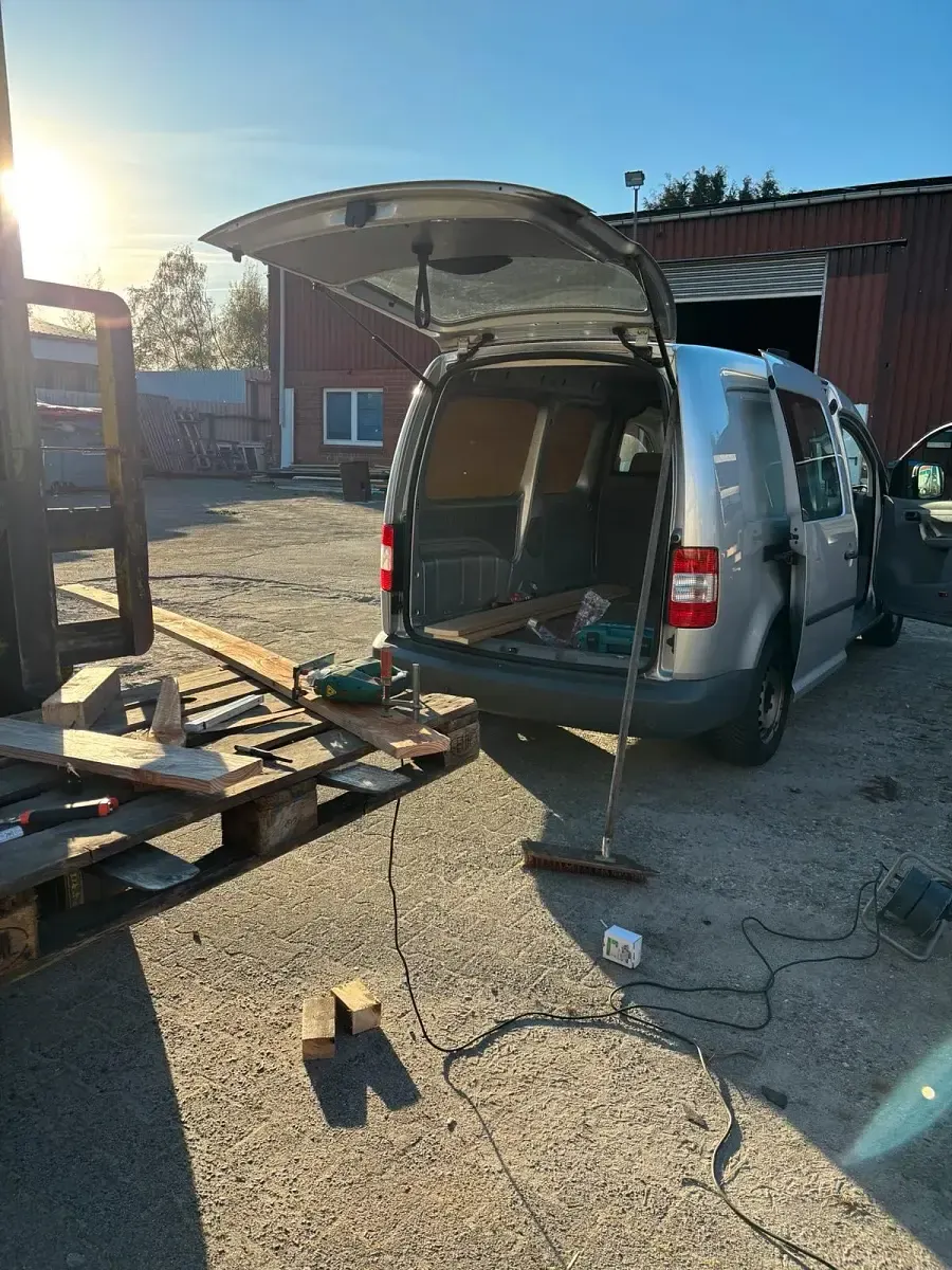 Gebraucht VW Caddy Maxi 105 PS (77 kW) 2009 Silber Van / Kleinbus