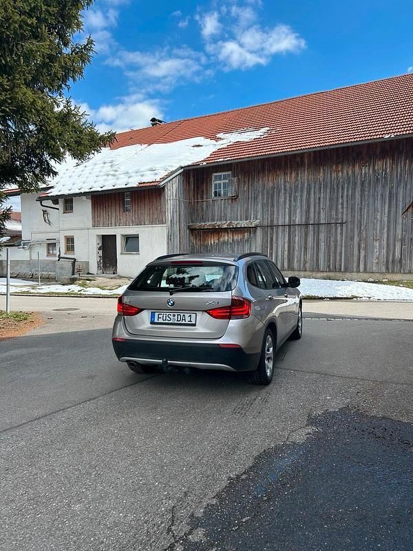 Gebraucht BMW X1 143 PS (105 kW) 2010 Grau SUV