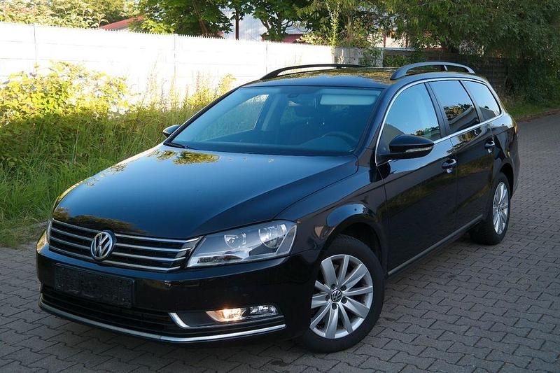 Schwarz Gebraucht 2012 VW Passat Comfortline Kombi | 4.799 € (Guter Preis) - Bild 1/4