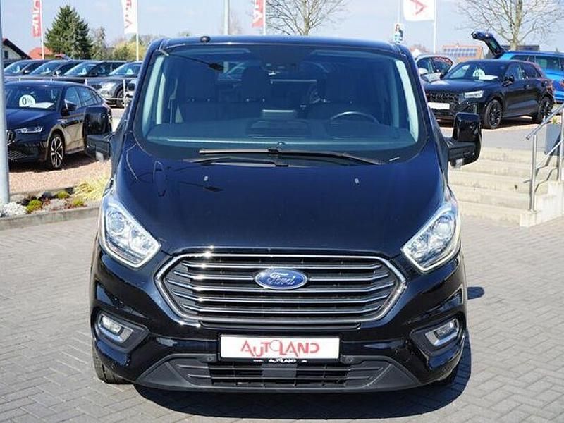 Gebraucht Ford Tourneo Titanium 170 PS (125 kW) 2019 Iridiumschwarz metallic Van / Kleinbus