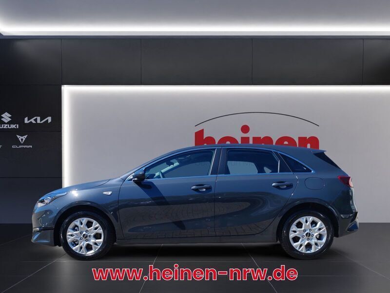 Neu Kia Ceed Vision 99 PS (72 kW) 2025 Andere farbe Kleinwagen