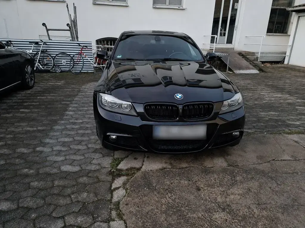 Gebraucht BMW 318 M Sport 143 PS (105 kW) 2011 Schwarz Limousine