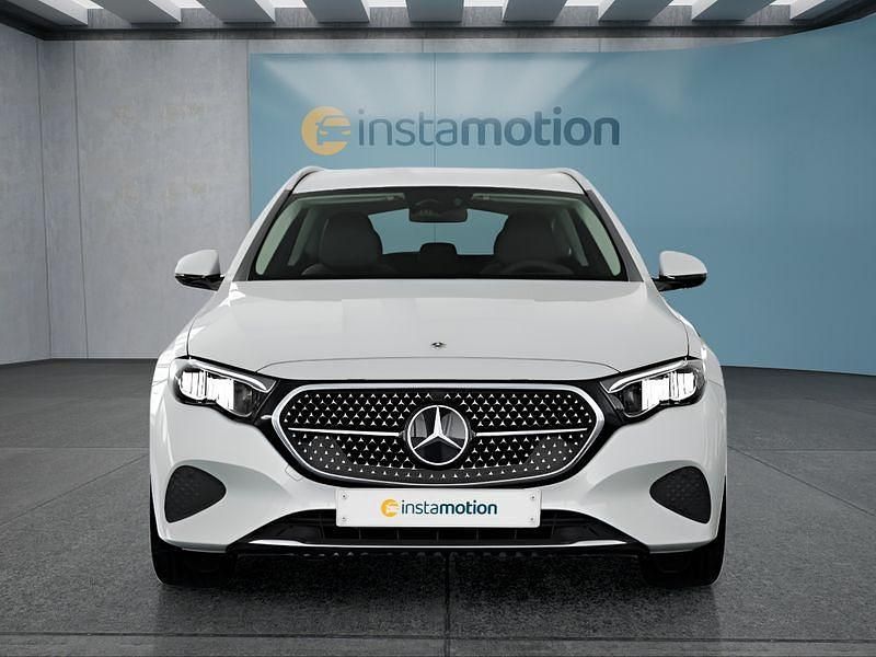 Gebraucht Mercedes E300 197 PS (144 kW) 2025 Weiß Kombi