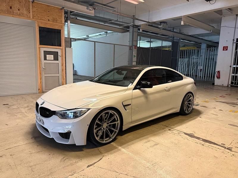 Weiß Gebraucht 2016 BMW M4 M Performance Coupé | 39.999 € (Teuer) - Bild 1/4