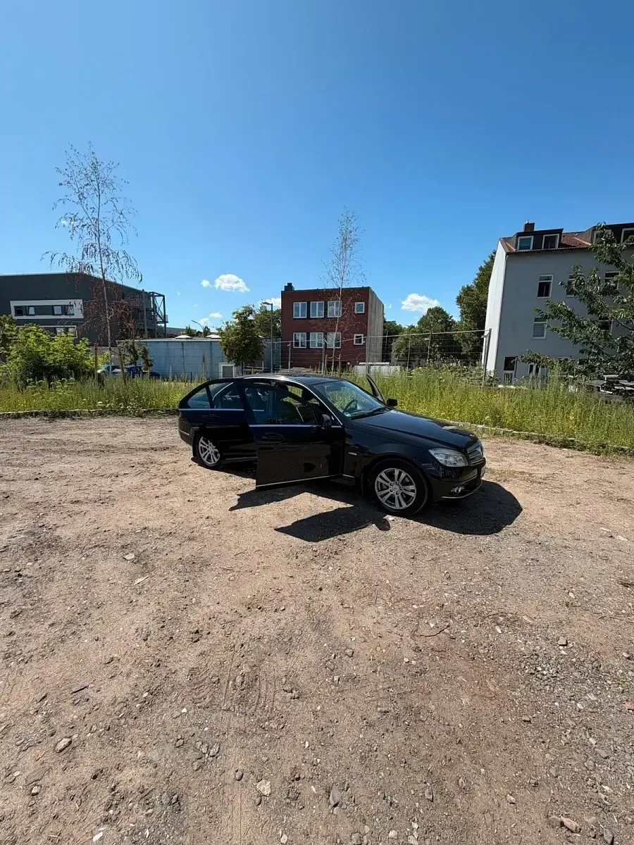 Gebraucht Mercedes C180 156 PS (114 kW) 2010 Schwarz Limousine
