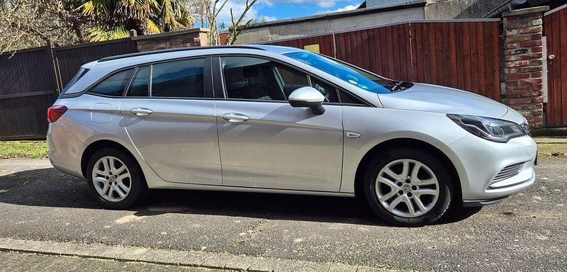 Gebraucht Opel Astra 110 PS (80 kW) 2016 Silber Kombi