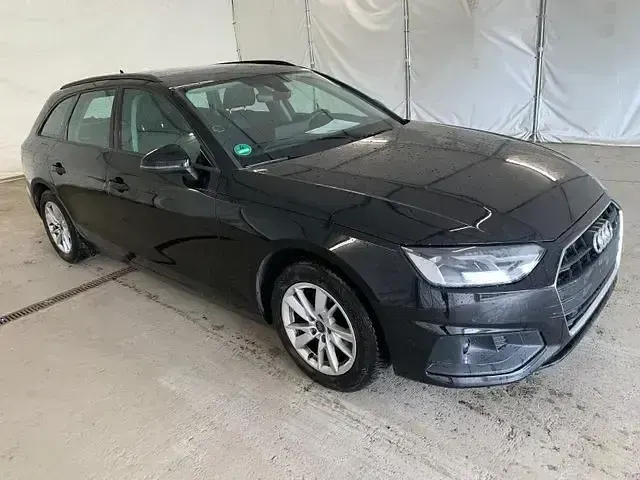 Gebraucht Audi A4 Sport 163 PS (119 kW) 2022 Schwarz Kombi