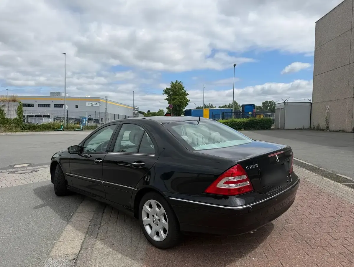 Gebraucht Mercedes C200 Elegance 122 PS (89 kW) 2007 Schwarz Limousine