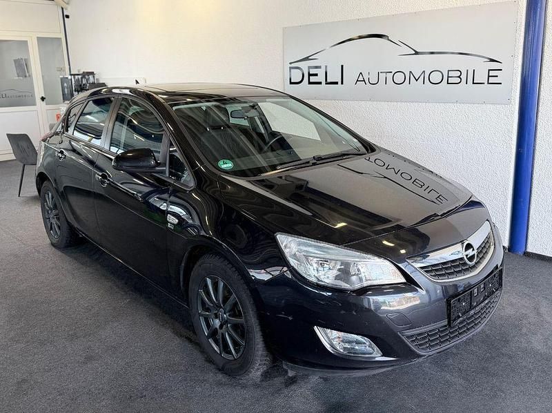 Gebraucht Opel Astra 125 PS (91 kW) 2012 Schwarz Limousine