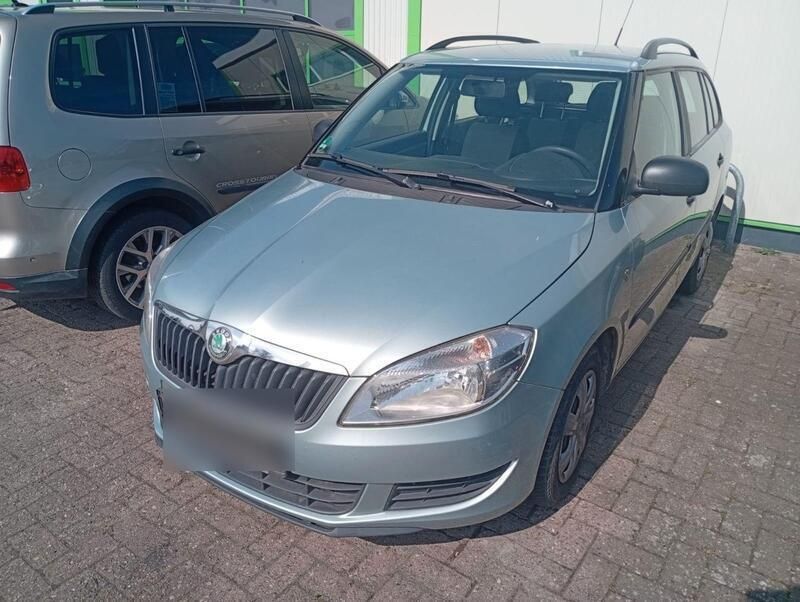 Silber Gebraucht 2010 Skoda Fabia Kombi | 1.950 € (Superpreis) - Bild 1/4