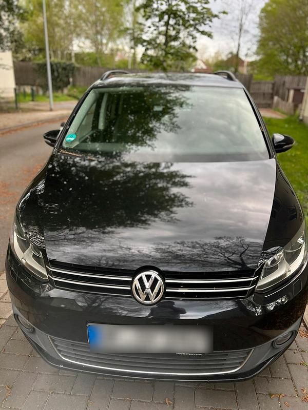 Schwarz Gebraucht 2011 VW Touran Van / Kleinbus | 6.000 € - Bild 1/4