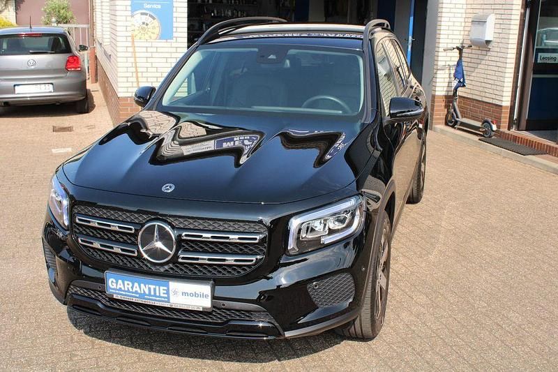 Gebraucht Mercedes GLB200 Progressive 163 PS (119 kW) 2022 Schwarz SUV