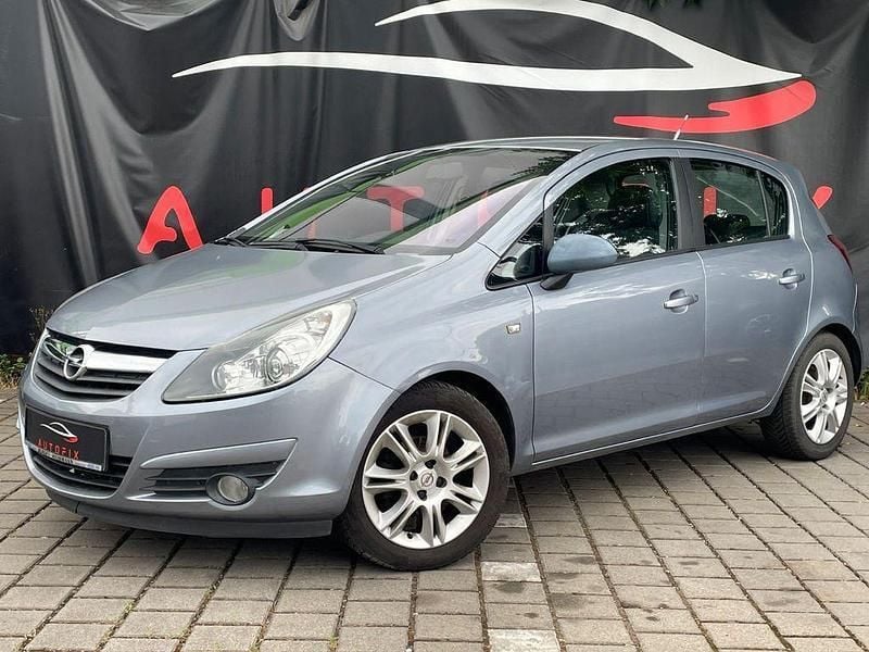 Silber Gebraucht 2010 Opel Corsa Innovation Limousine | 3.200 € (Fairer Preis) - Bild 1/4