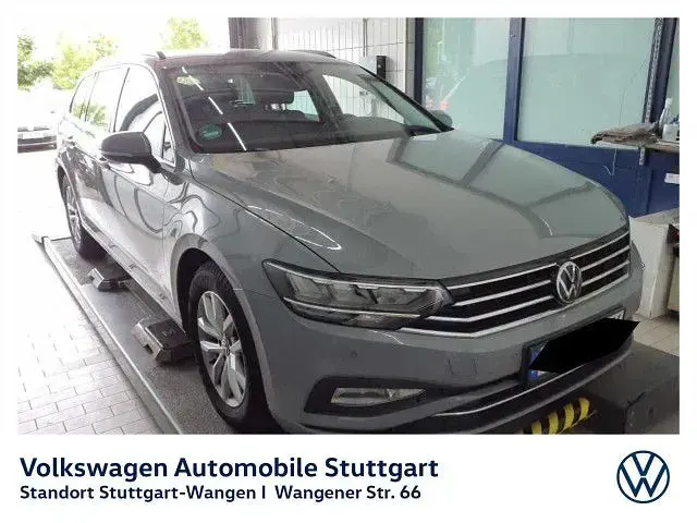 Gebraucht VW Passat Business 150 PS (110 kW) 2023 Mondsteingrau Kombi