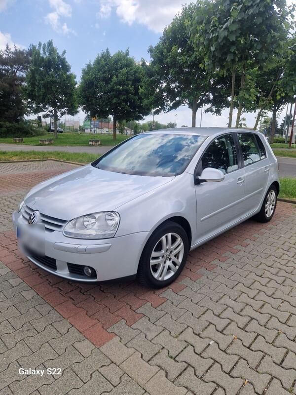 Silber Gebraucht 2006 VW Golf V Kleinwagen | 2.500 € (Fairer Preis) - Bild 1/4