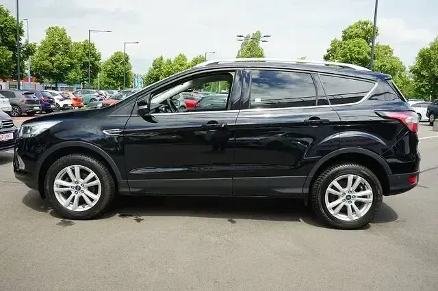 Gebraucht Ford Kuga 150 PS (110 kW) 2019 Schwarz SUV