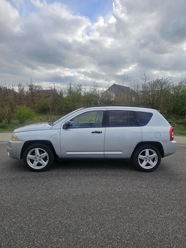 Gebraucht Jeep Compass 140 PS (102 kW) 2010 SUV