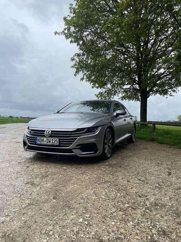 Silber Gebraucht 2018 VW Arteon R-line Coupé | 22.900 € (Guter Preis) - Bild 1/4