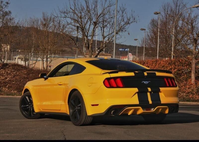 Gebraucht Ford Mustang 317 PS (233 kW) 2015 Gelb Coupé