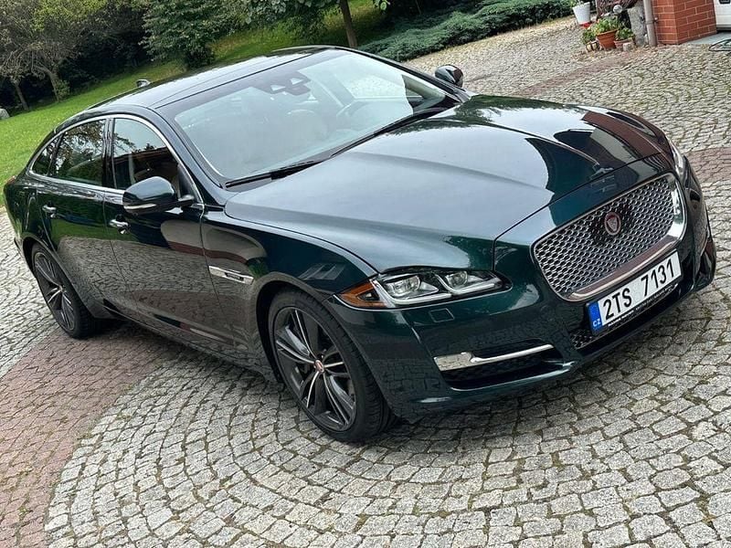 Grün Gebraucht 2020 Jaguar XJL Limousine | 47.362 € - Bild 1/4