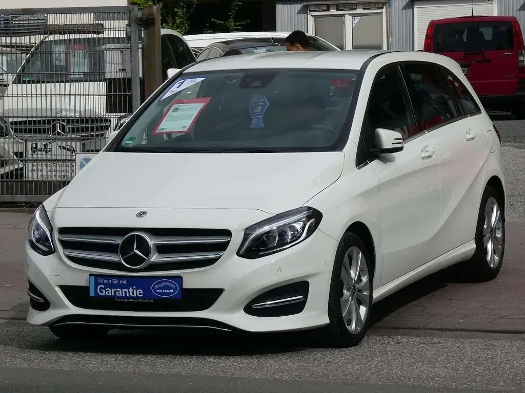 Gebraucht Mercedes B220 184 PS (135 kW) 2019 Weiß Kleinwagen