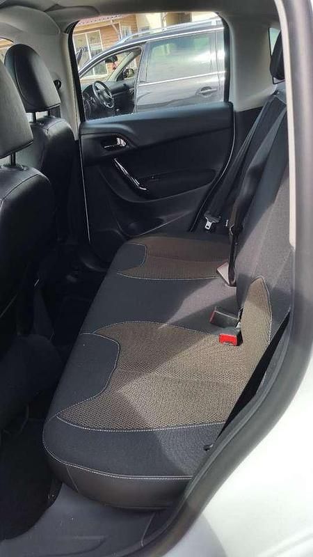 Gebraucht Citroën C3 SELECTION 68 PS (50 kW) 2012 Weiß Limousine