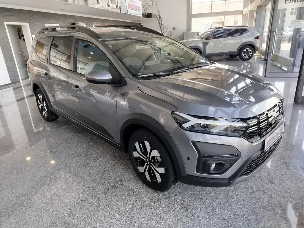 Nowe Dacia Jogger Expression 101 KM (74 kW) 2026 Szary Minivan