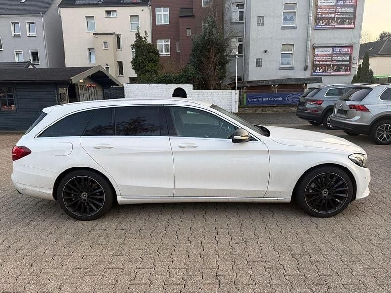 Gebraucht Mercedes C220 AMG line 170 PS (125 kW) 2014 Weiß Limousine
