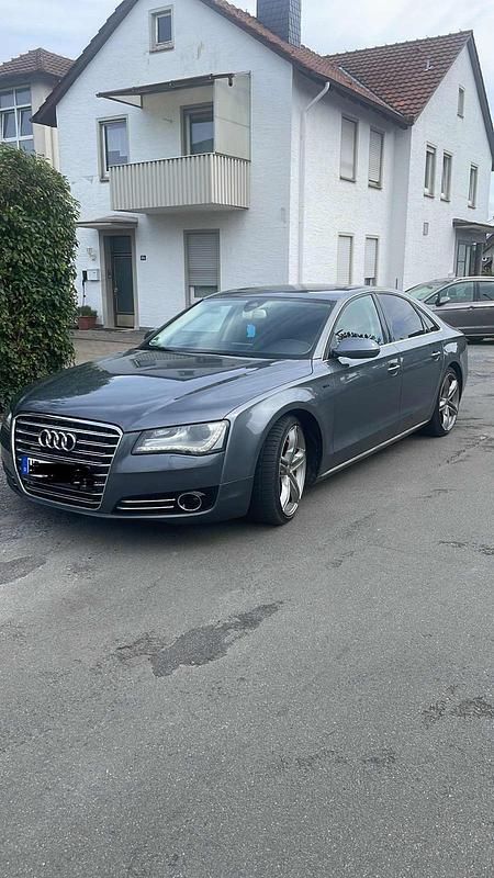 Grau Gebraucht 2011 Audi A8 Limousine | 12.999 € (Superpreis) - Bild 1/4
