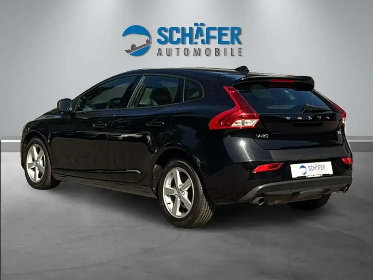 Gebraucht Volvo V40 Kinetic 152 PS (111 kW) 2017 Schwarz Kombi